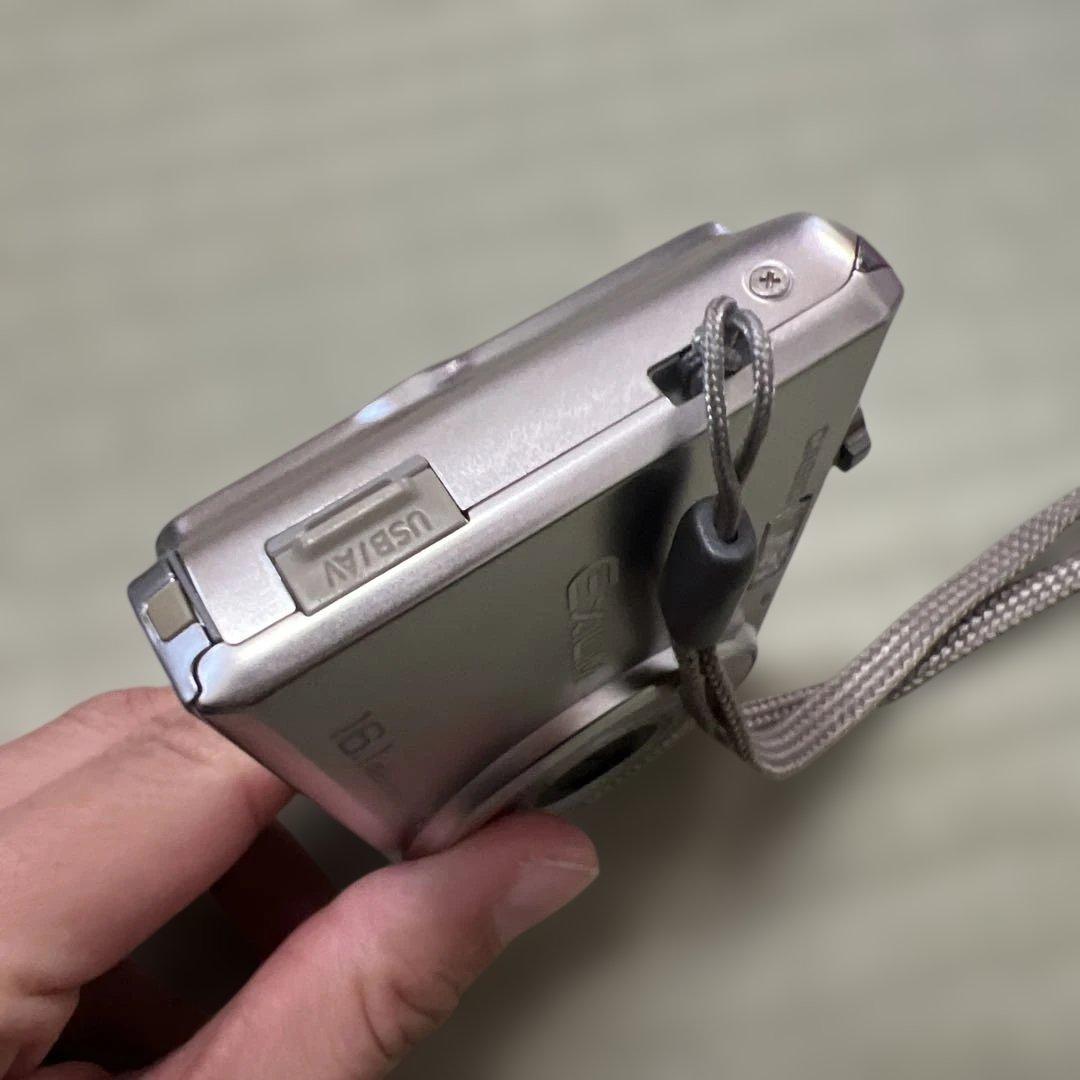 CASIO カメラ　EXILIM EX-ZS12 シルバー