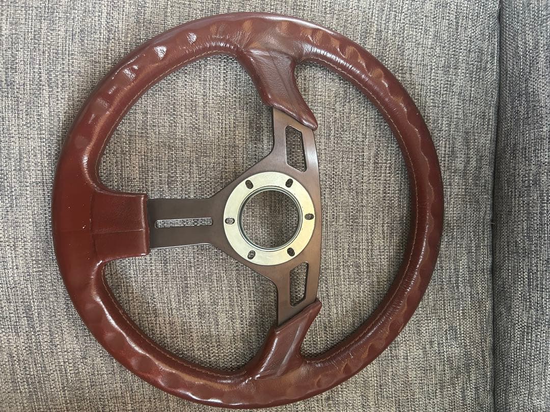 TOMS ブラウンレザー ステアリング