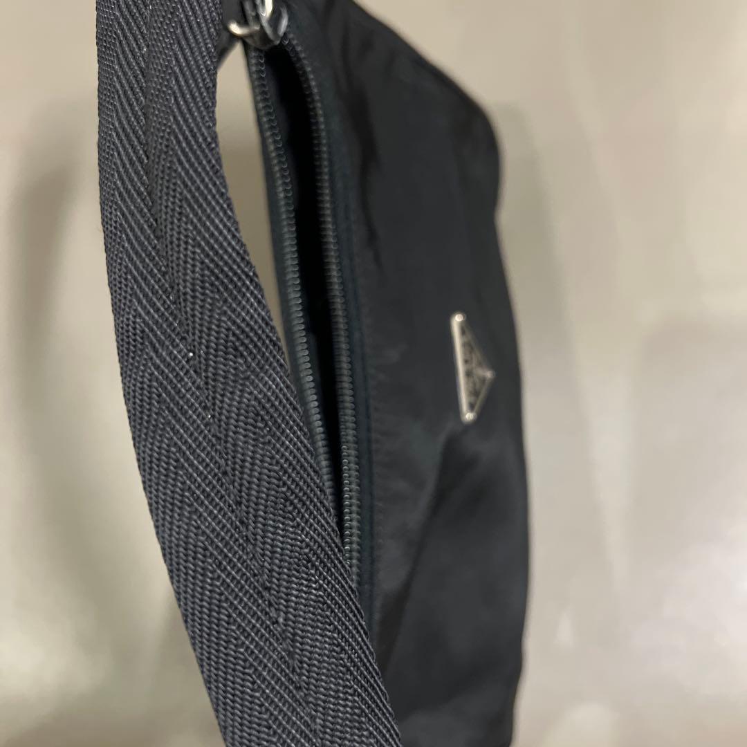 PRADA ナイロンアクセサリーポーチ　ホーボーバッグ　ミニバッグ