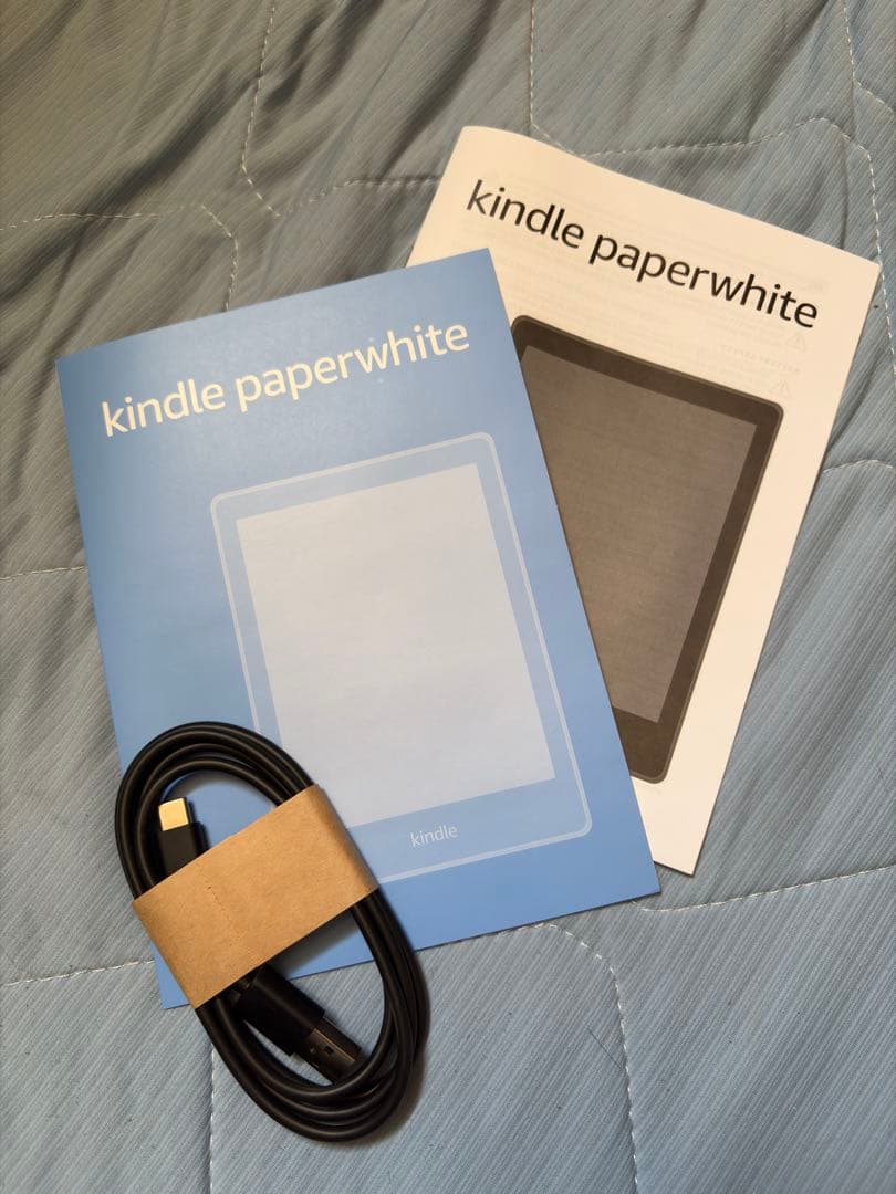 Kindle Paperwhite 12世代　16GB 純正カバー付き