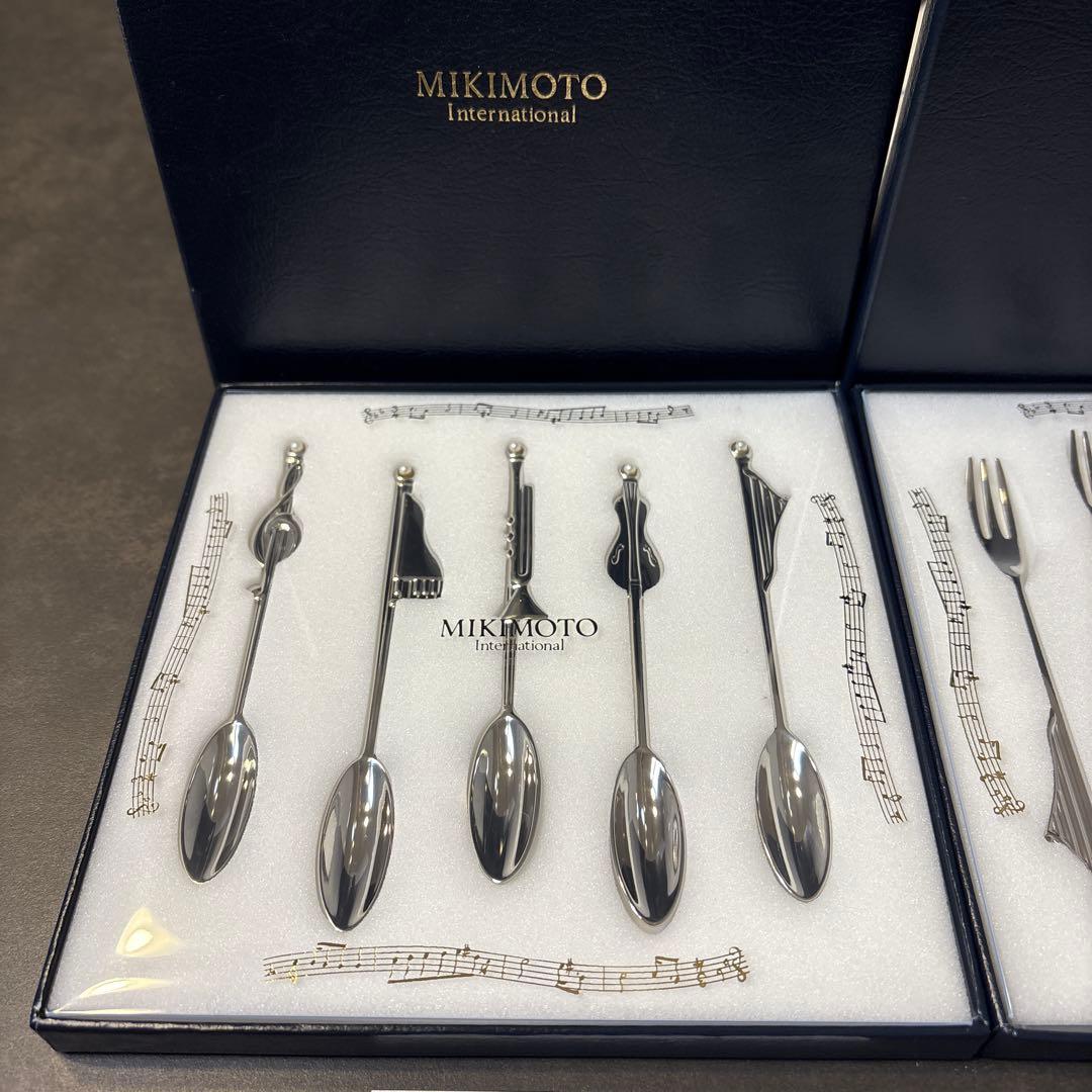【新品】MIKIMOTO スプーン＆フォーク（楽器モチーフ・小粒真珠）