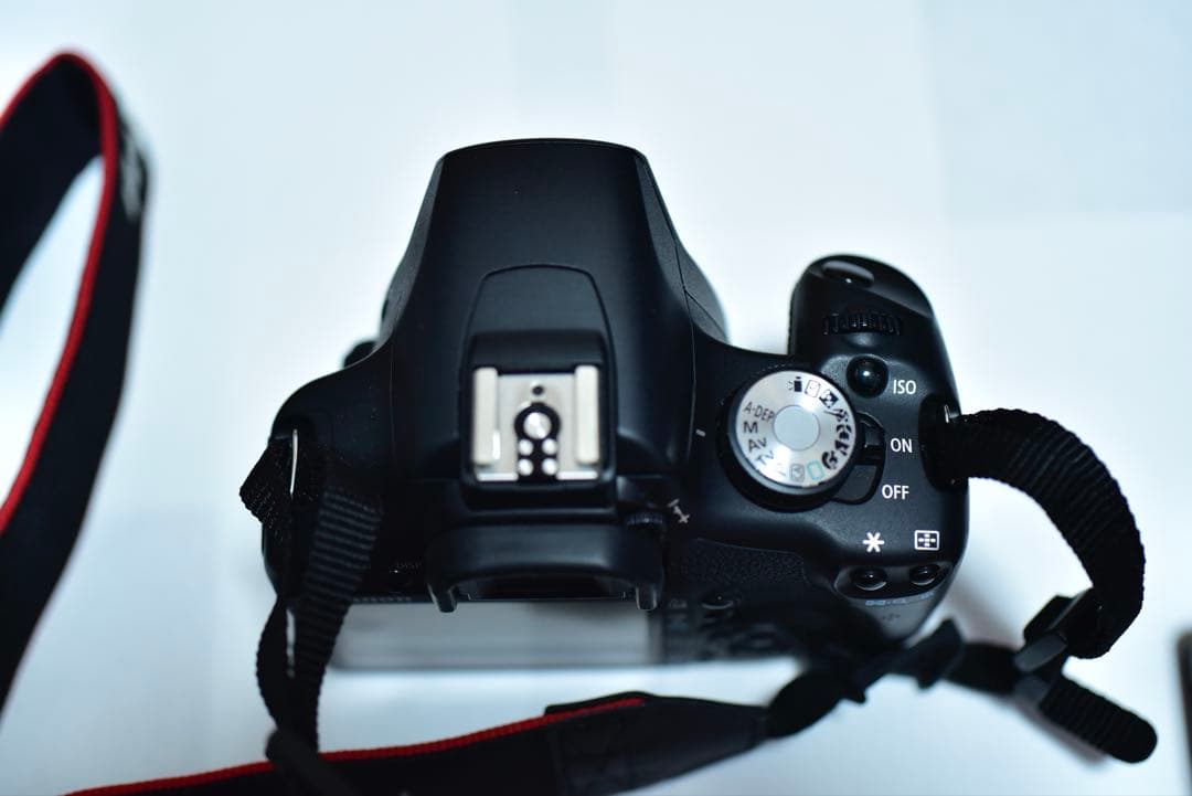 Canon EOS Kiss X3本体とバッテリーチャージャー