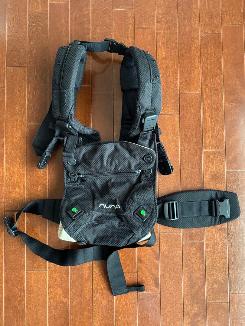 【美品】nuna ヌナ cudlclik カドルクリック 抱っこ紐 キャビア 黒