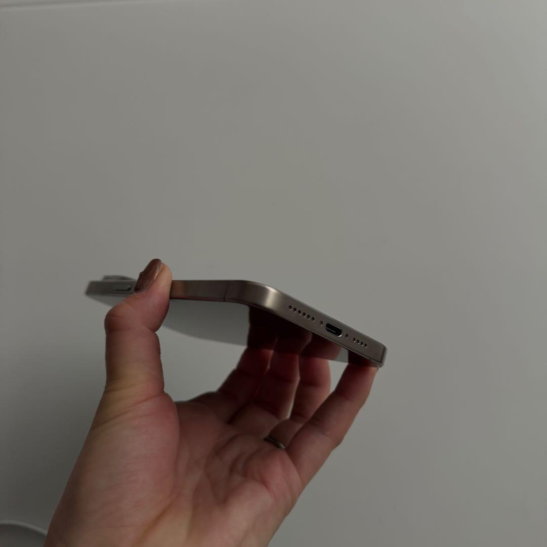 iPhone15pro max,ガラスフィルム付