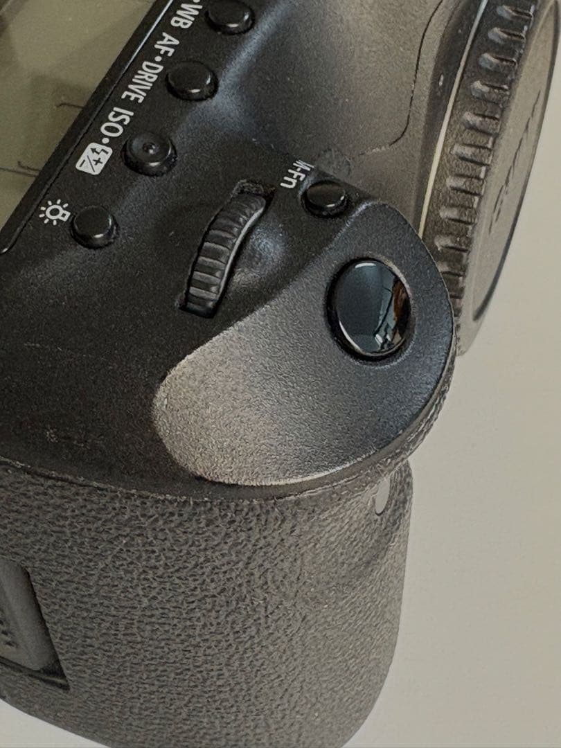 Canon EOS 5D Mark III 本体と付属品