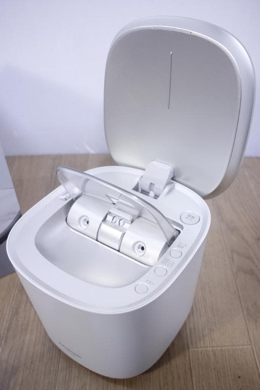 数回使用 綺麗♪◆パナソニック　スチーマー ナノケア EH-SA0B◆23年製
