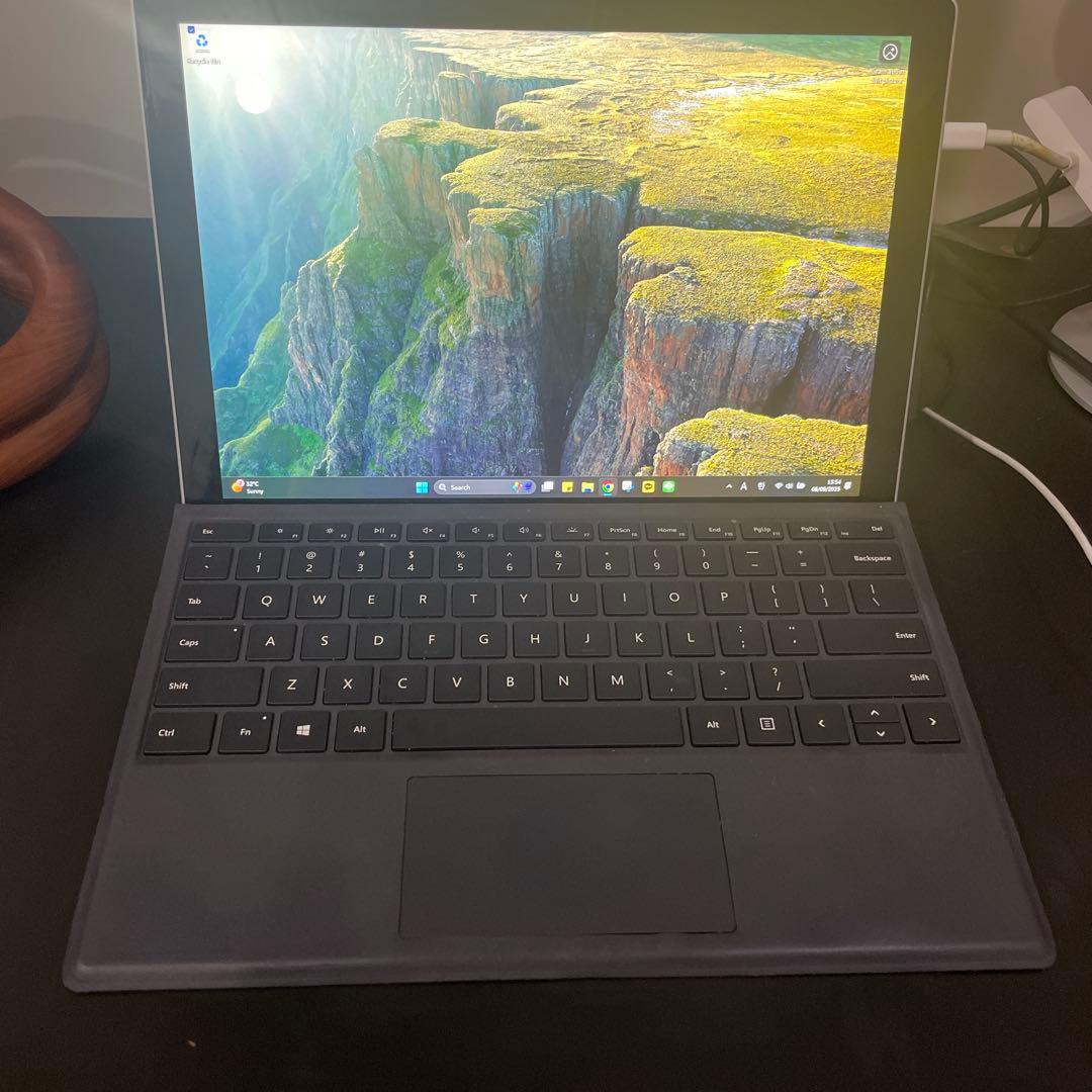 Surface Pro 7 (本体＋電源ケーブル＋キーボード兼カバー）シルバー