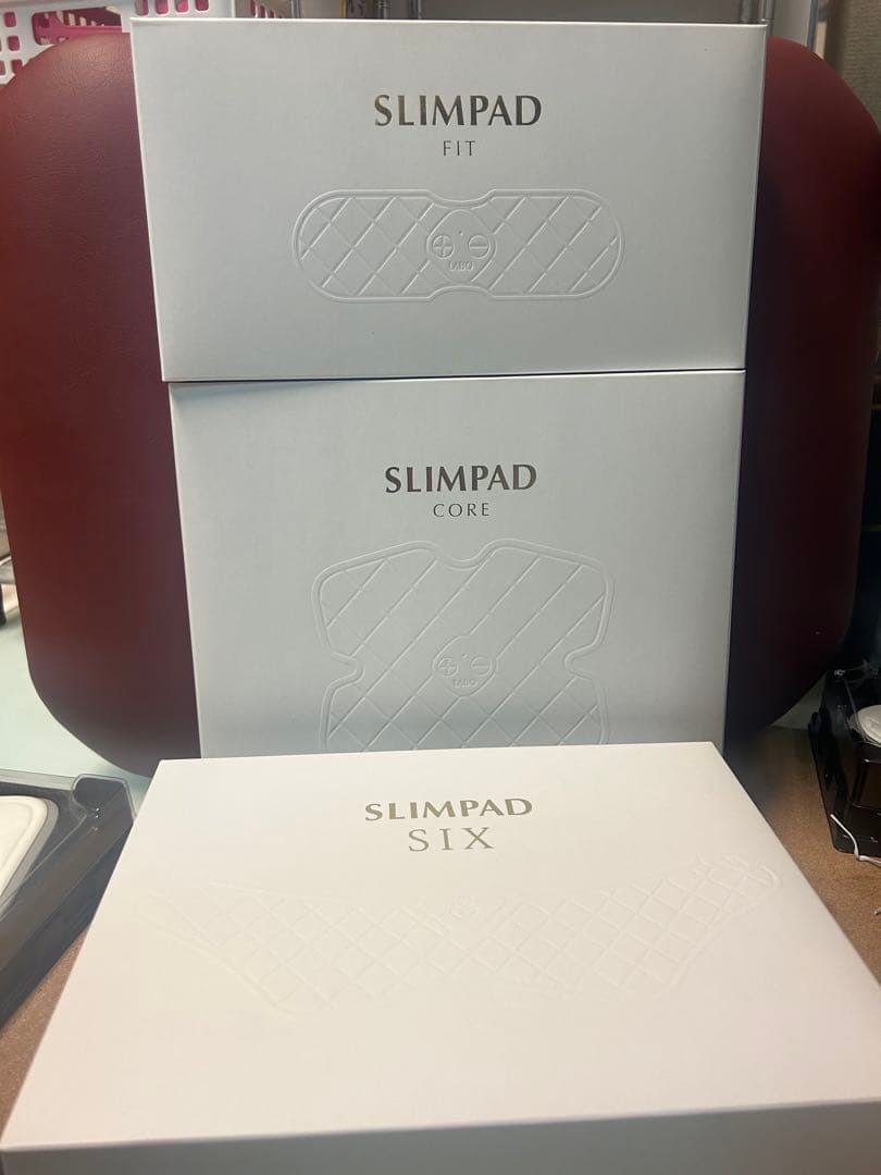 【新品未使用】LaboEMSSLMPAD(core・SIX・FIT) ホワイト!