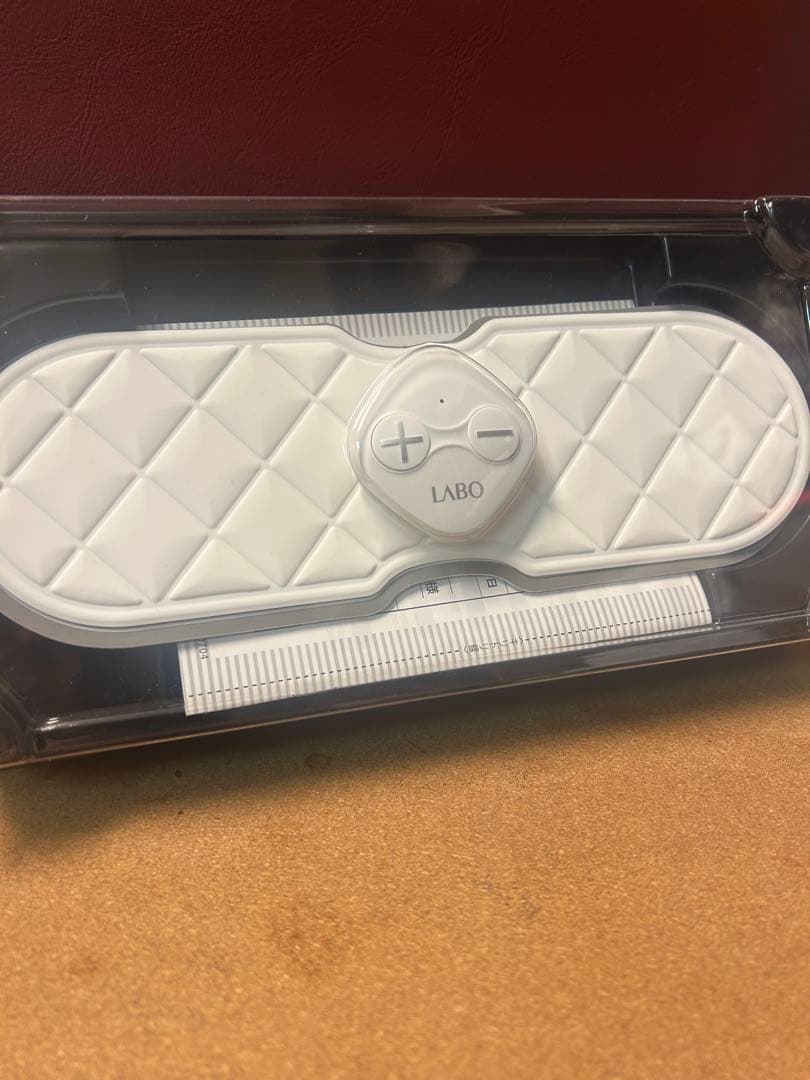 【新品未使用】LaboEMSSLMPAD(core・SIX・FIT) ホワイト!