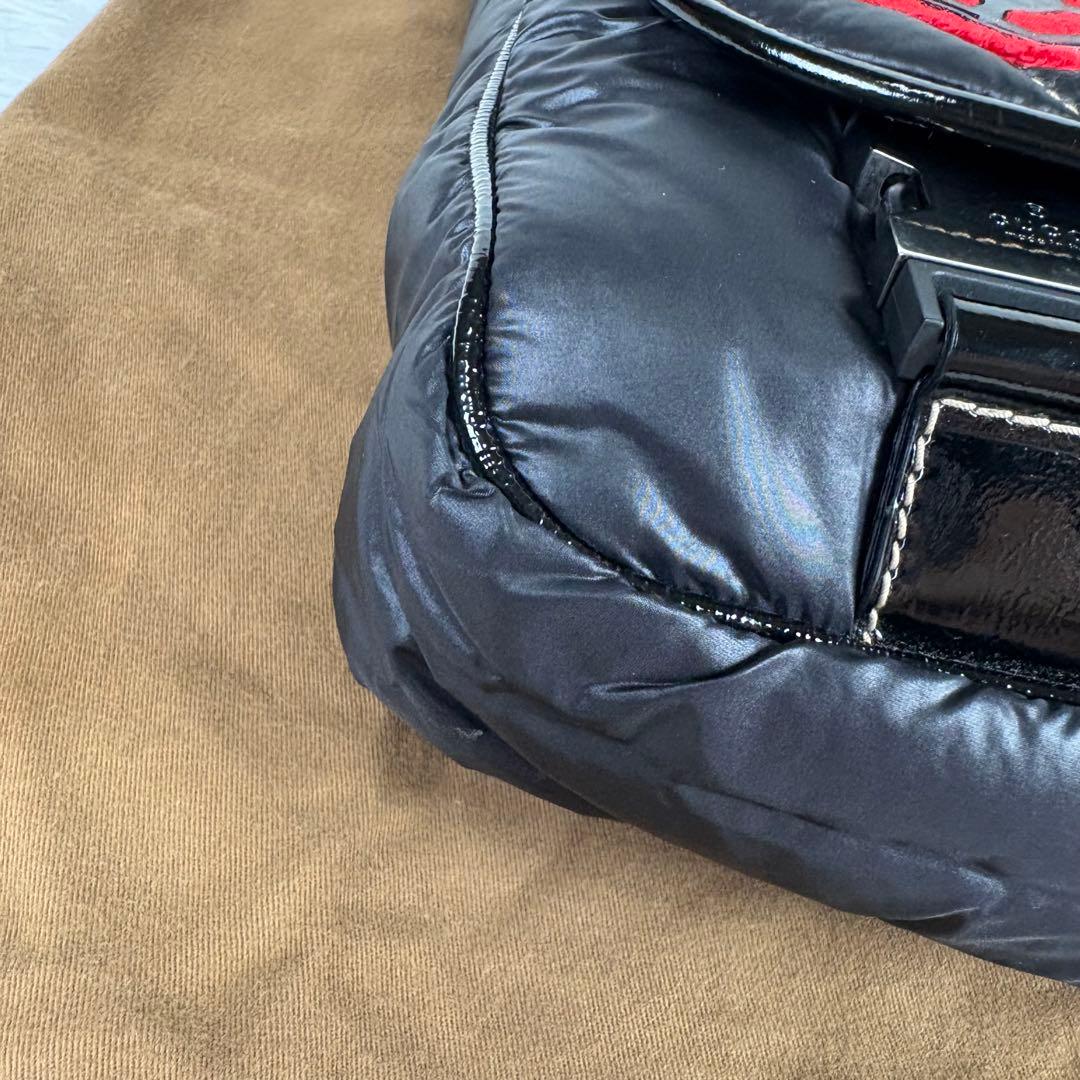 未使用級 現行モデル グッチ メッセンジャーバッグ ブラック ナイロン レザー