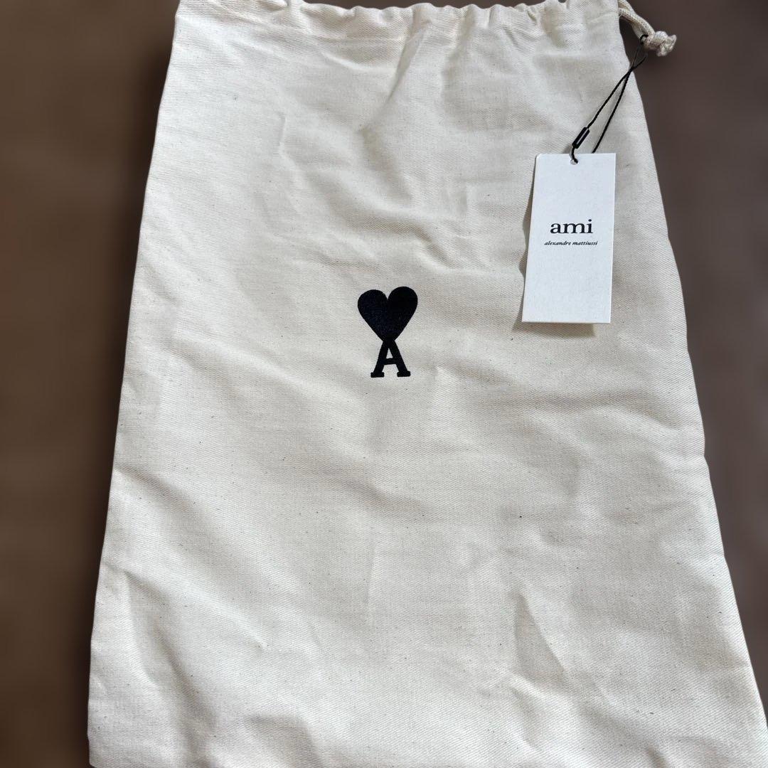 ami parisベージュキャップ ハート刺繍