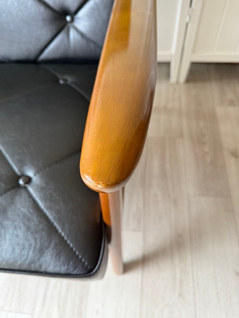 ②カリモク Kチェア 1Pソファ WS1180BW レトロ 1人掛けソファ