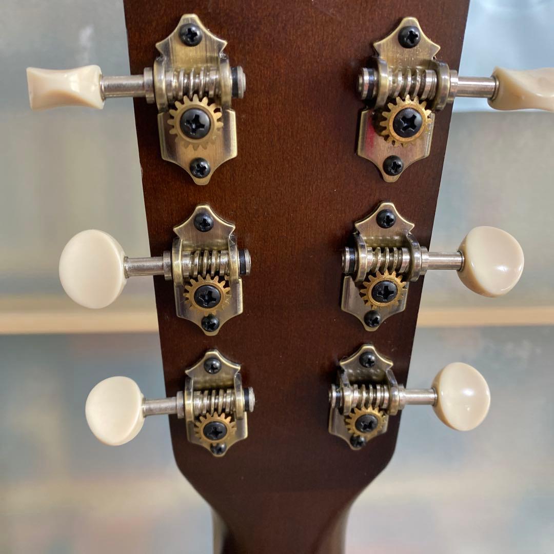 Art & Lutherie Legacyカッタウェイ バーボンバースト