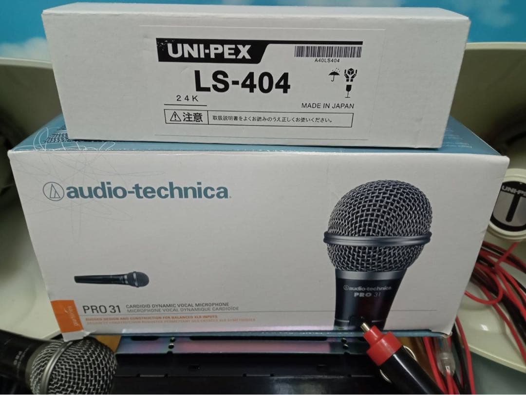 UNI-PEX　40W選挙スピーカー2本で　アンプ12V　40W１台　TOA