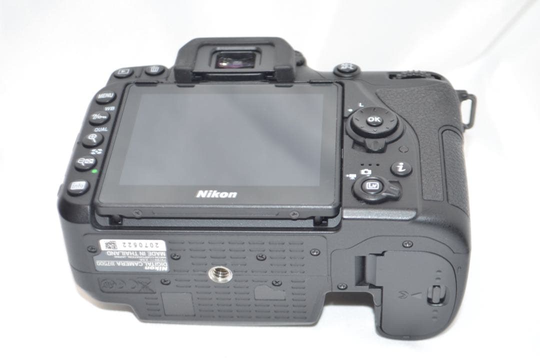 滅多にないシャッター数1500回以下 Nikon D7500☆Wi-Fi搭載