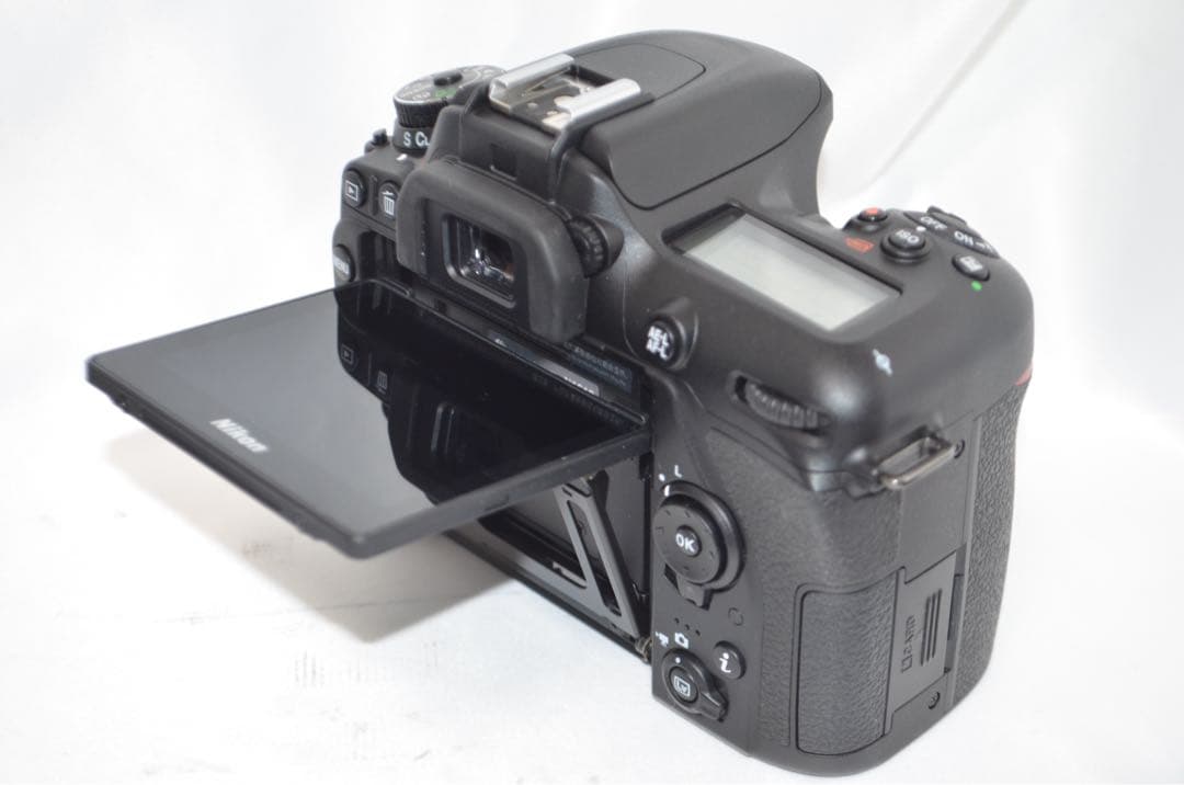 滅多にないシャッター数1500回以下 Nikon D7500☆Wi-Fi搭載