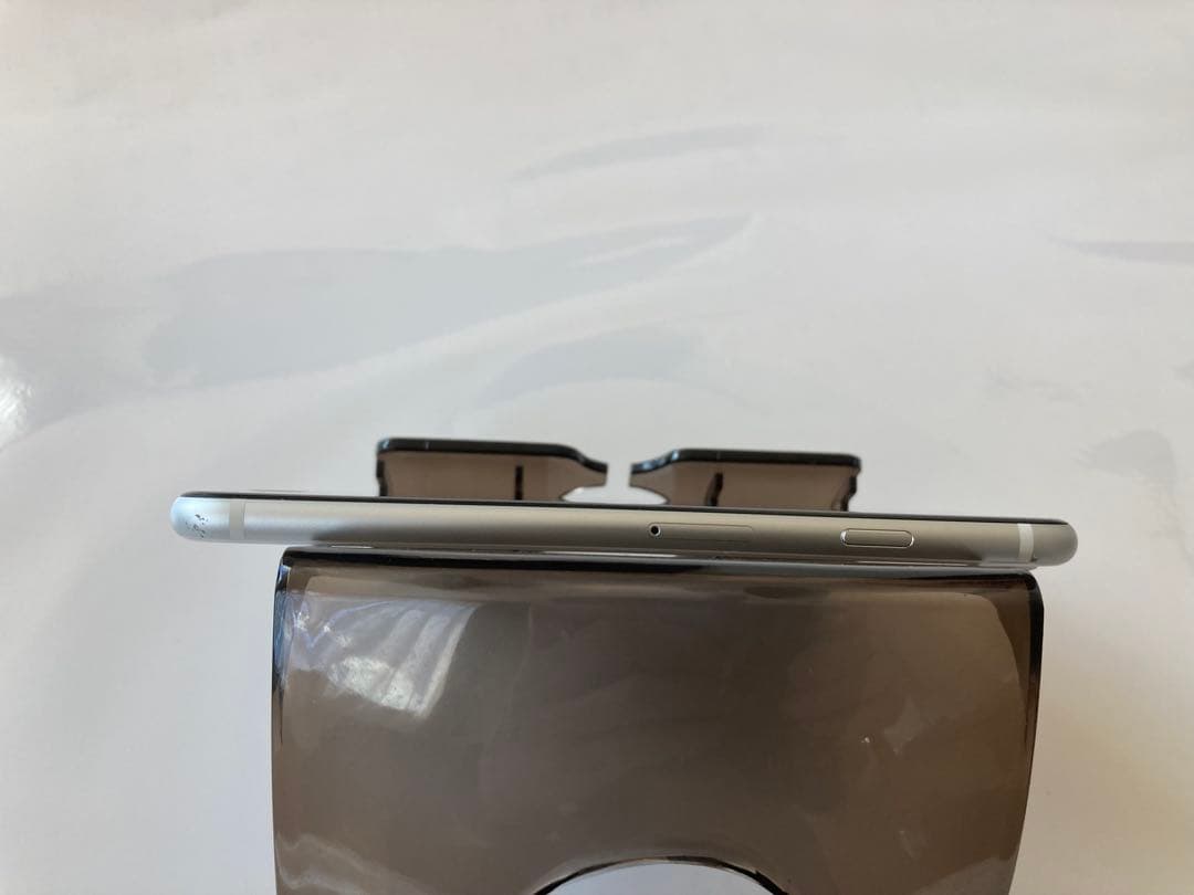 iPhoneSE本体　第二世代　白　128GB