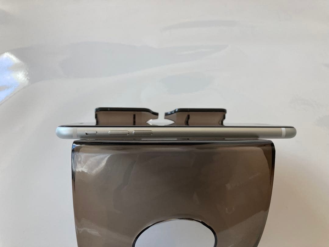 iPhoneSE本体　第二世代　白　128GB