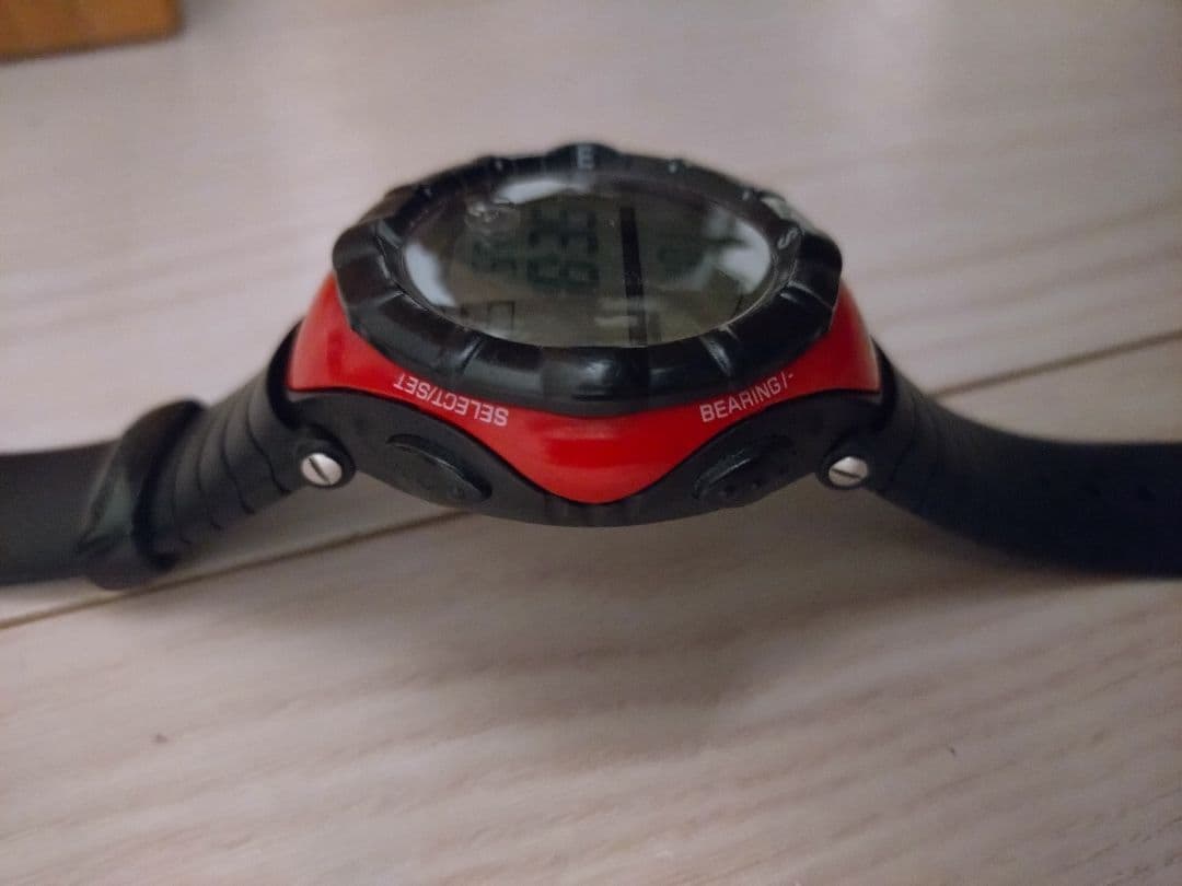 美品 初期型 レア SUUNTO スント VECTOR ベクター 赤 RED
