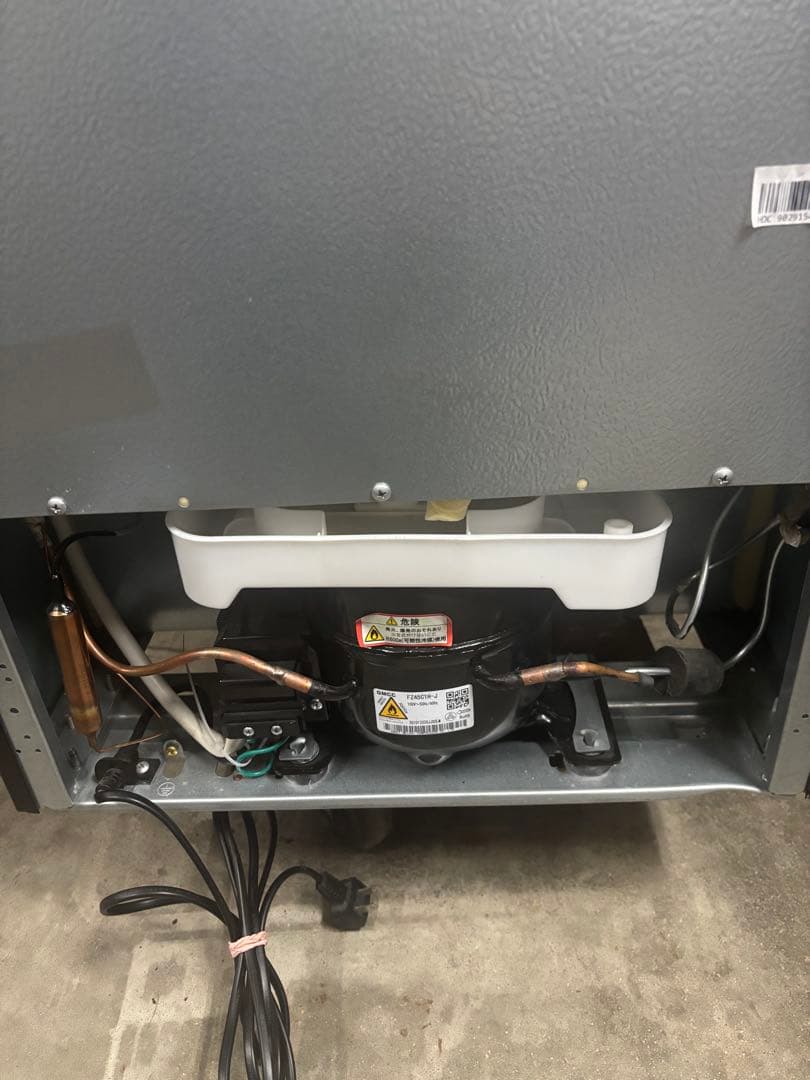 【比較的キレイ‼️】オーヤマ ノンフロン冷凍冷蔵庫 87Ｌ　PRC-B092D-M