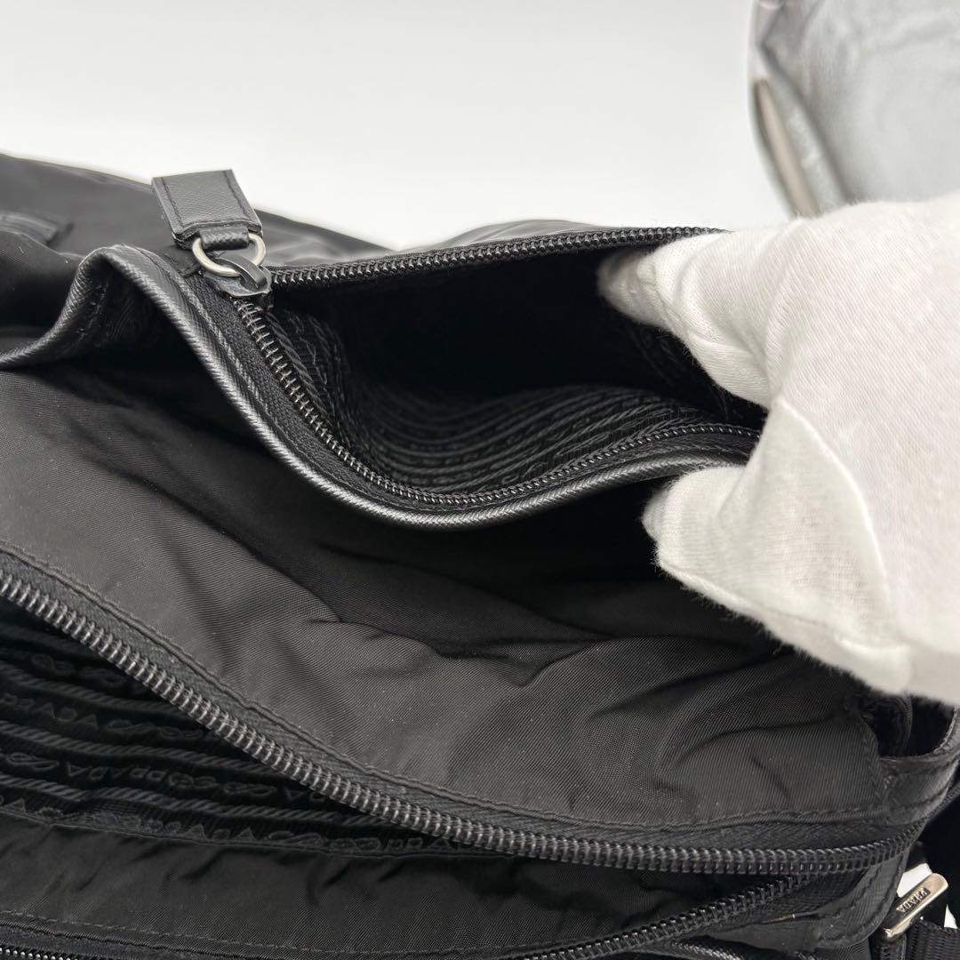 美品✨プラダ メッセンジャーバッグ ギャランティ　サフィアーノ 三角ロゴ 大容量