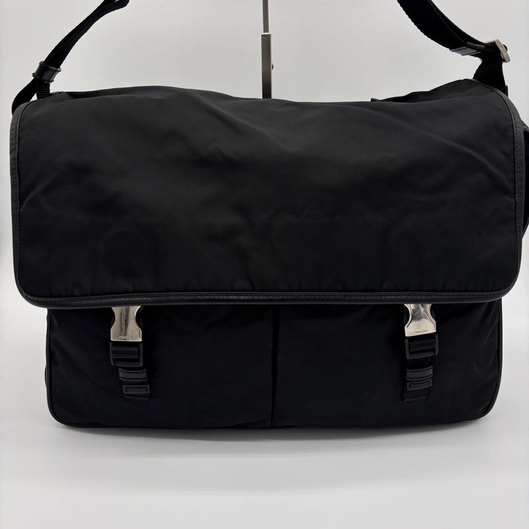 美品✨プラダ メッセンジャーバッグ ギャランティ　サフィアーノ 三角ロゴ 大容量