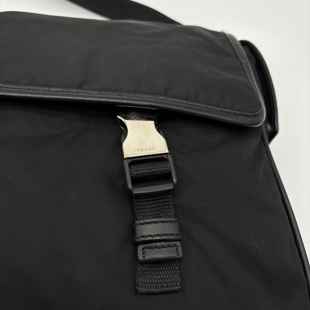 美品✨プラダ メッセンジャーバッグ ギャランティ　サフィアーノ 三角ロゴ 大容量