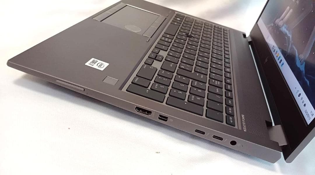 超美品 HP ZBook Fury 15 G7 i7 QuadroT1000搭載