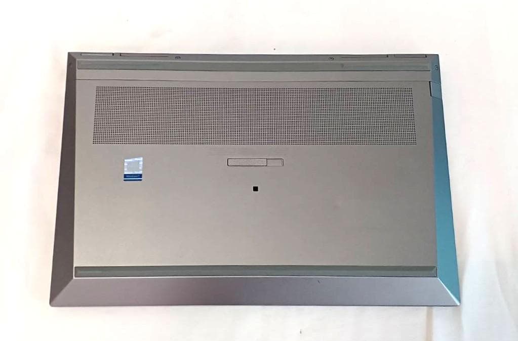 超美品 HP ZBook Fury 15 G7 i7 QuadroT1000搭載