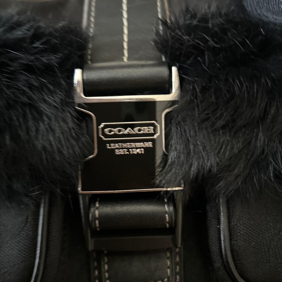 COACH シグネチャー　ブラック　ファー バッグ