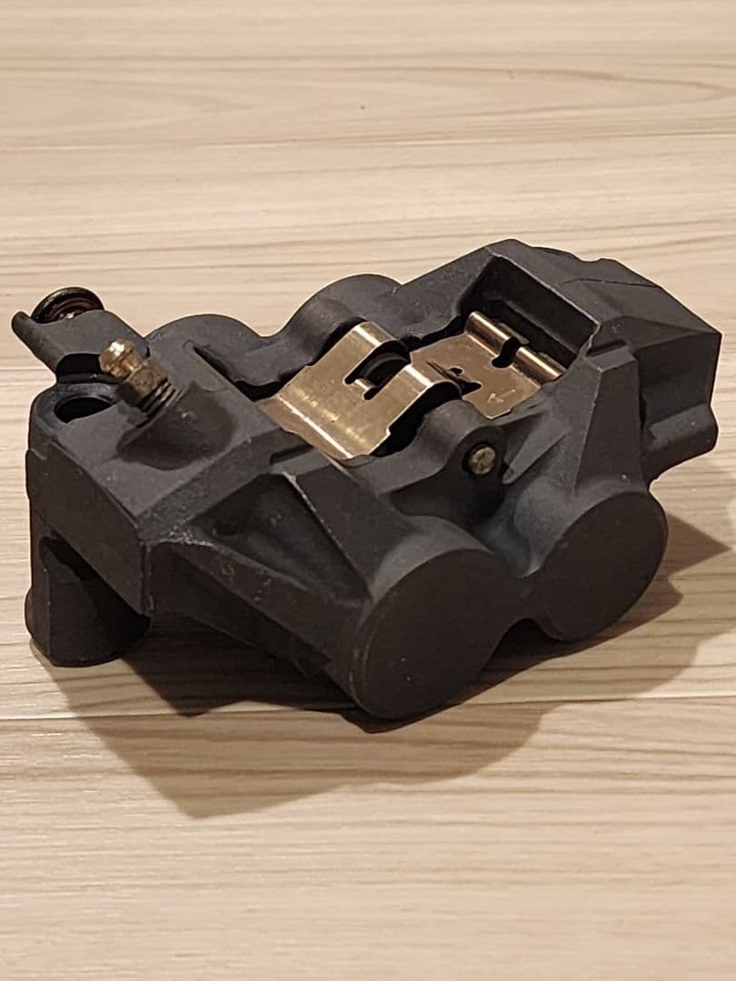 ヤマハ YZF-R1 5vy 2004 フロントキャリパー 108mm 動作OK