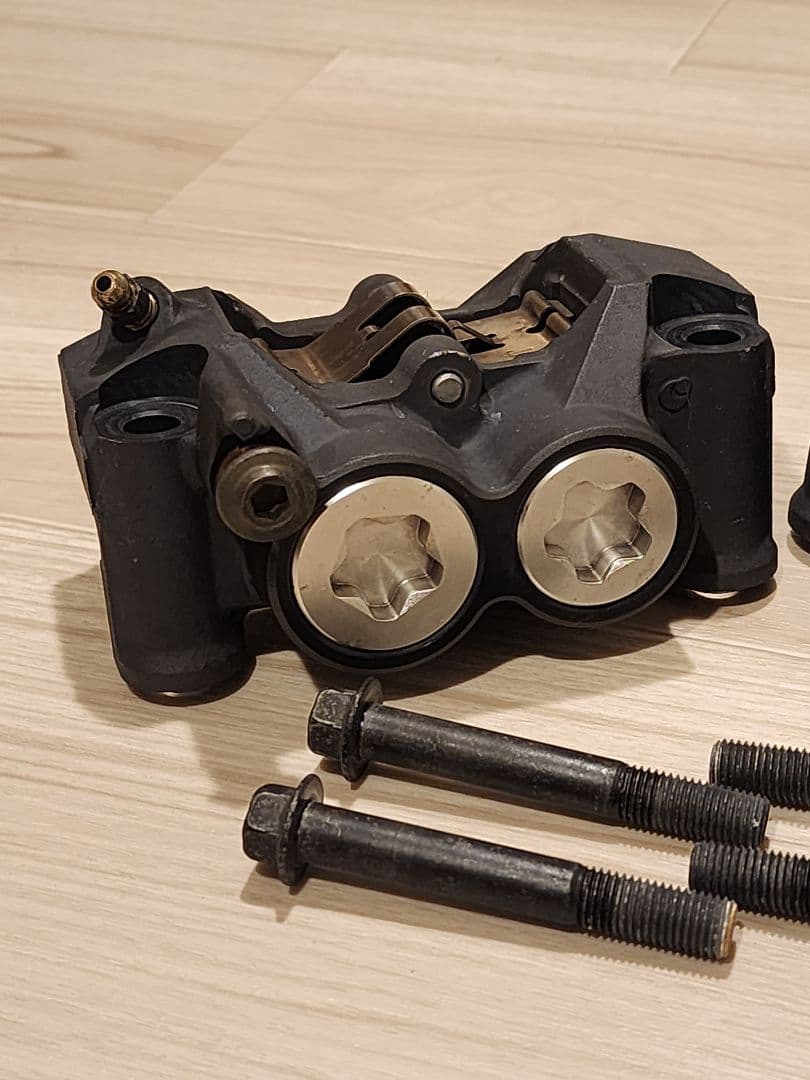 ヤマハ YZF-R1 5vy 2004 フロントキャリパー 108mm 動作OK