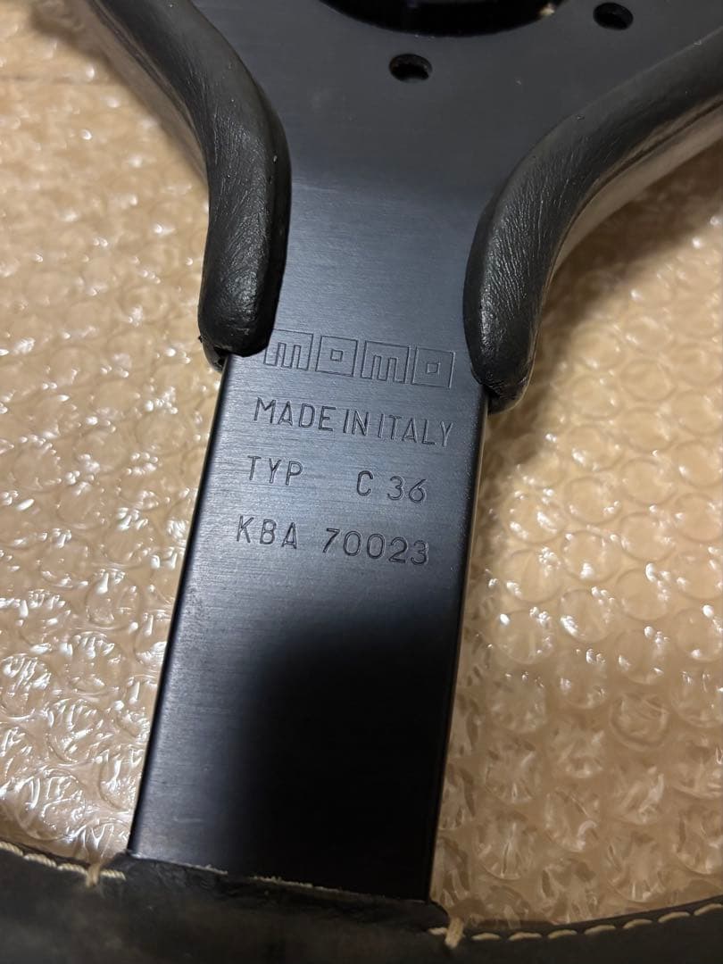 フェラーリ ステアリング MOMO