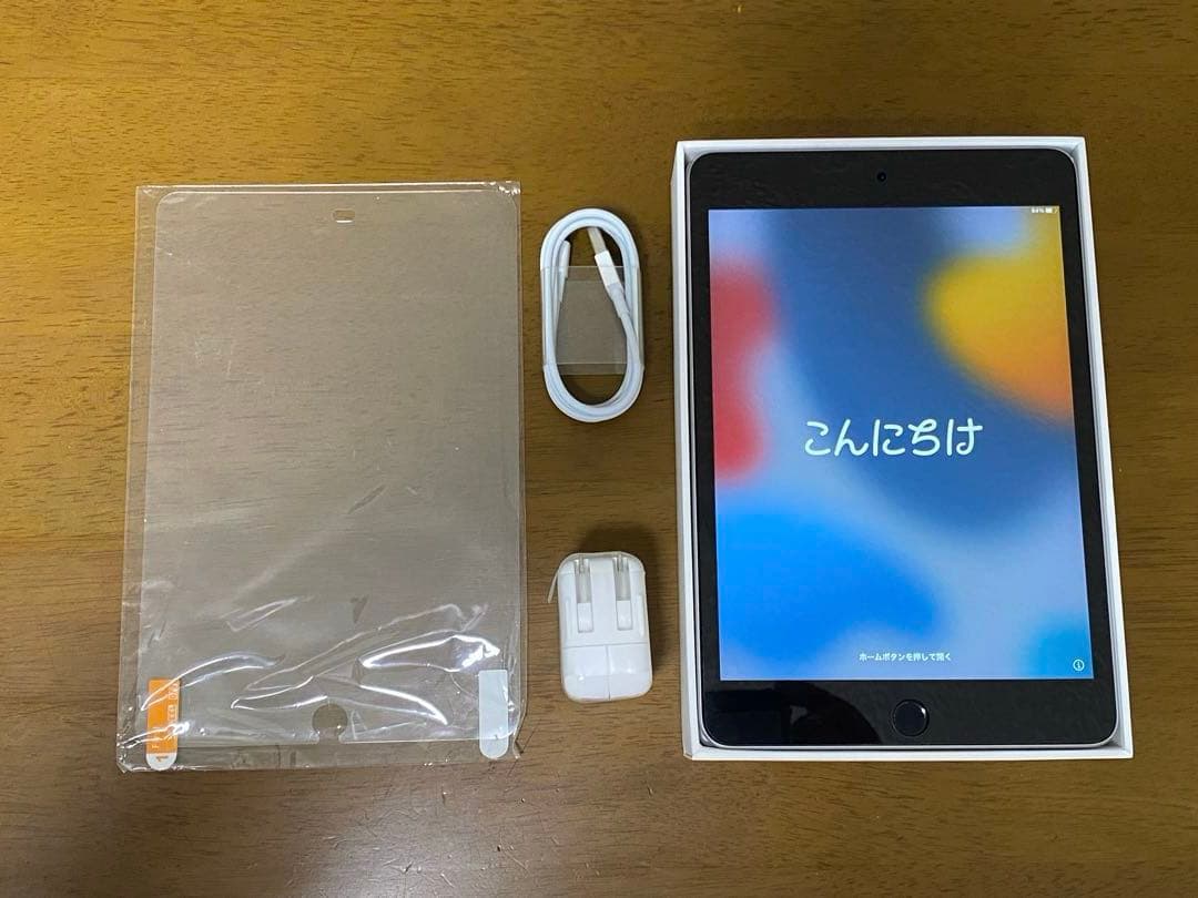 K*o様 iPad mini4 本体 充電器・USBケーブル付き