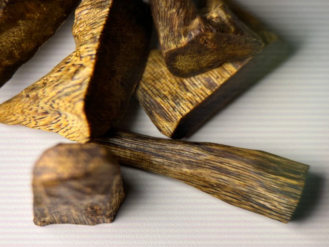 お香 天然沈香 六国五味聞香用 伽羅 香木 1-S-10.707