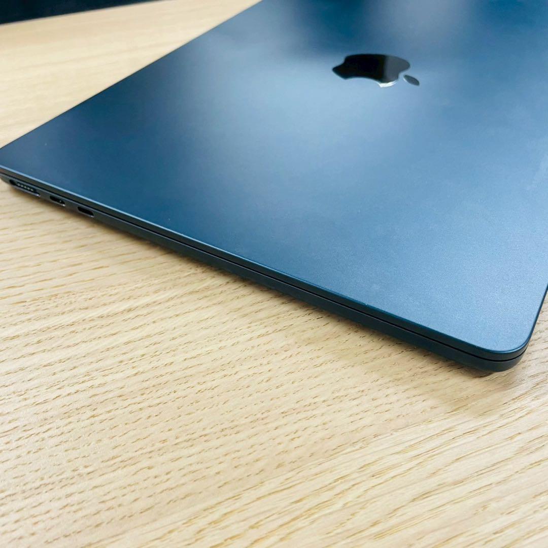 MacBook Air 13インチ 2022 M2 8GB 256GB