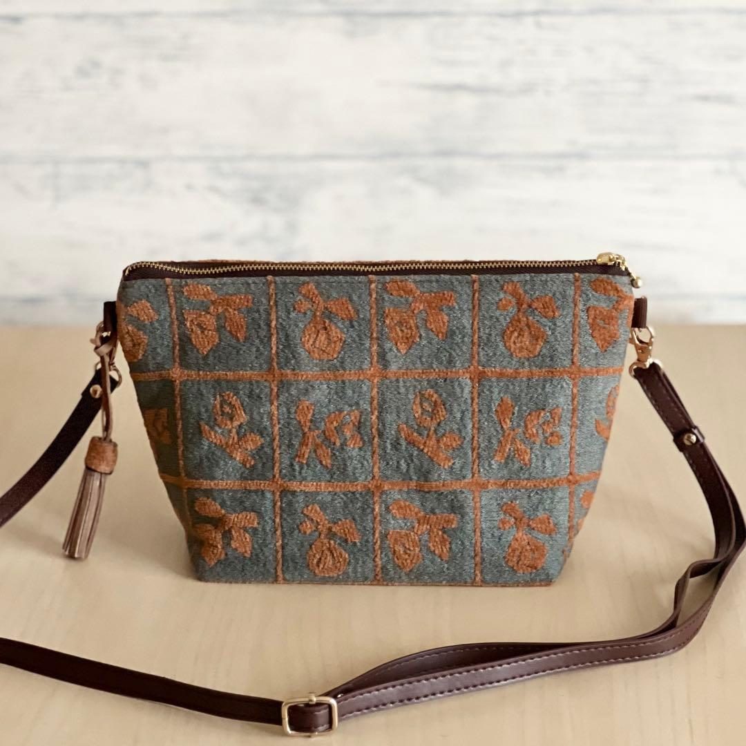 Lulu small brownショルダーバッグMB509-121