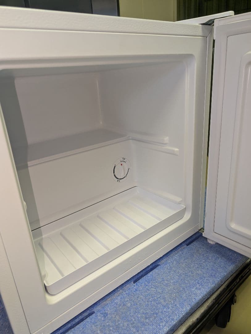 中古美品24年製冷凍庫FZ03A-31WT※一部地域配送設置無料《中段棚無し》