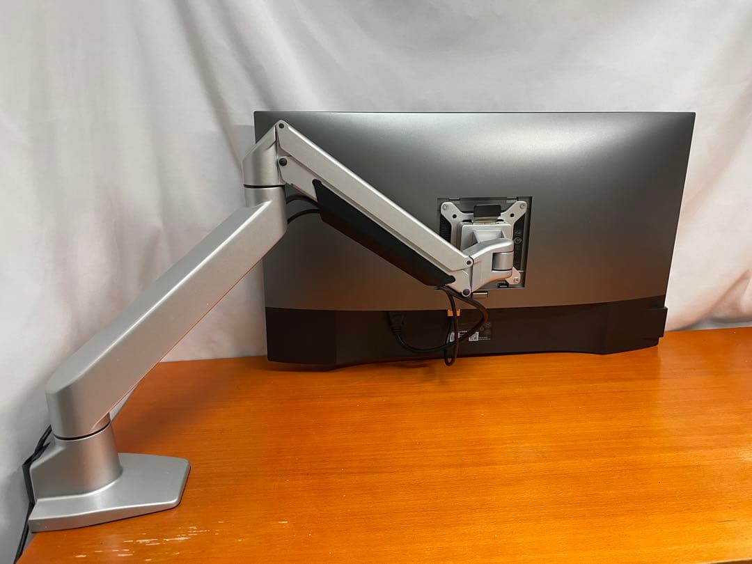 DELL製25インチ2.5K(WQHD)液晶モニター アーム付き