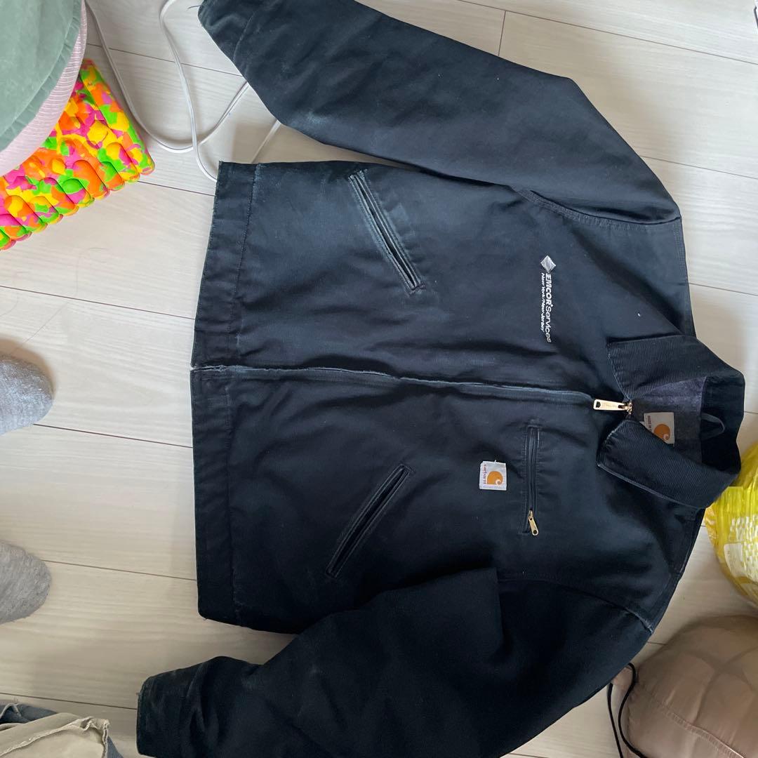 Carhartt ブラック ジップアップジャケット値下げやってます