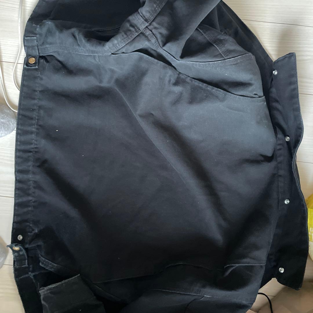 Carhartt ブラック ジップアップジャケット値下げやってます
