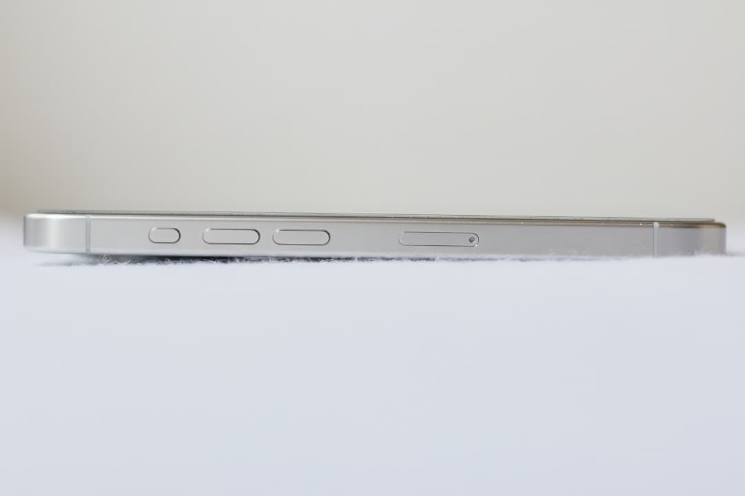 Apple iPhone 15 Pro 128GB ホワイトチタニウム