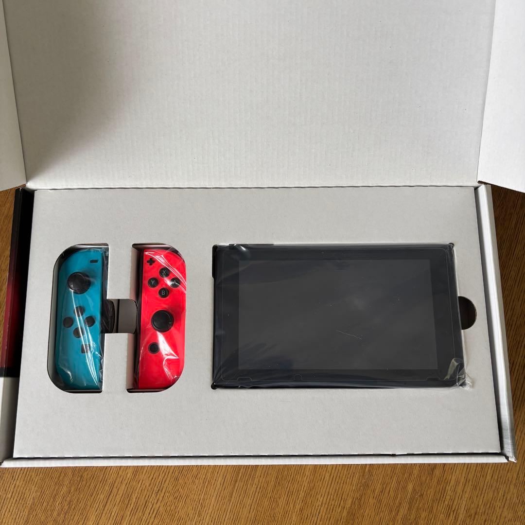 【超美品】Nintendo Switch 本体 青/赤 ジョイコン付き