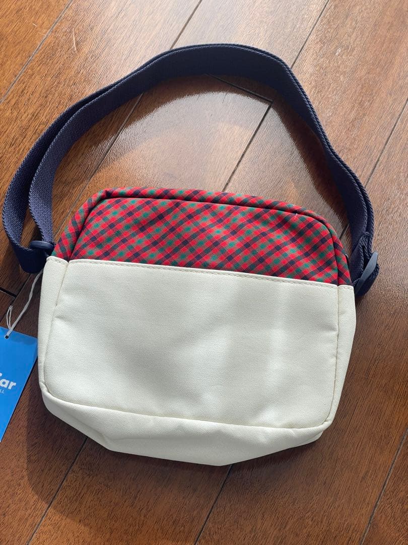 【新品未使用タグ付き】ファミリアポシェット