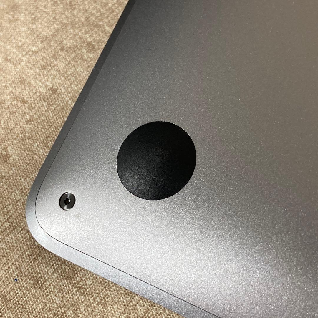 MacBook Air 13インチ　M1チップ 8GBメモリ　256GB SSD