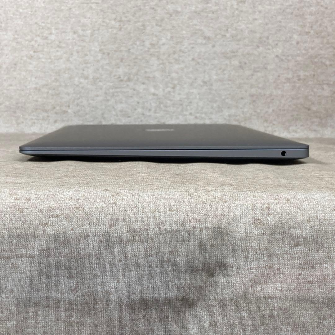 MacBook Air 13インチ　M1チップ 8GBメモリ　256GB SSD