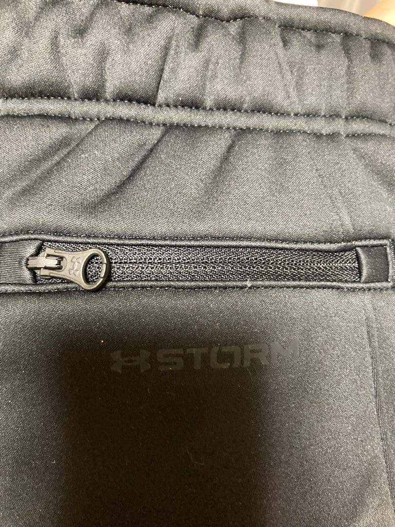 アンダーアーマー　ウィンターニット3レイヤー