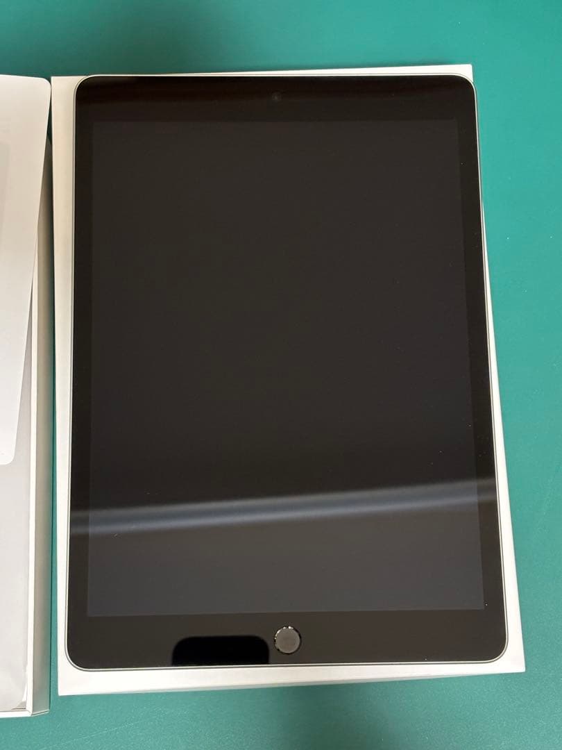 Apple iPad (第9世代) 256GB Wi-Fi スペースグレー