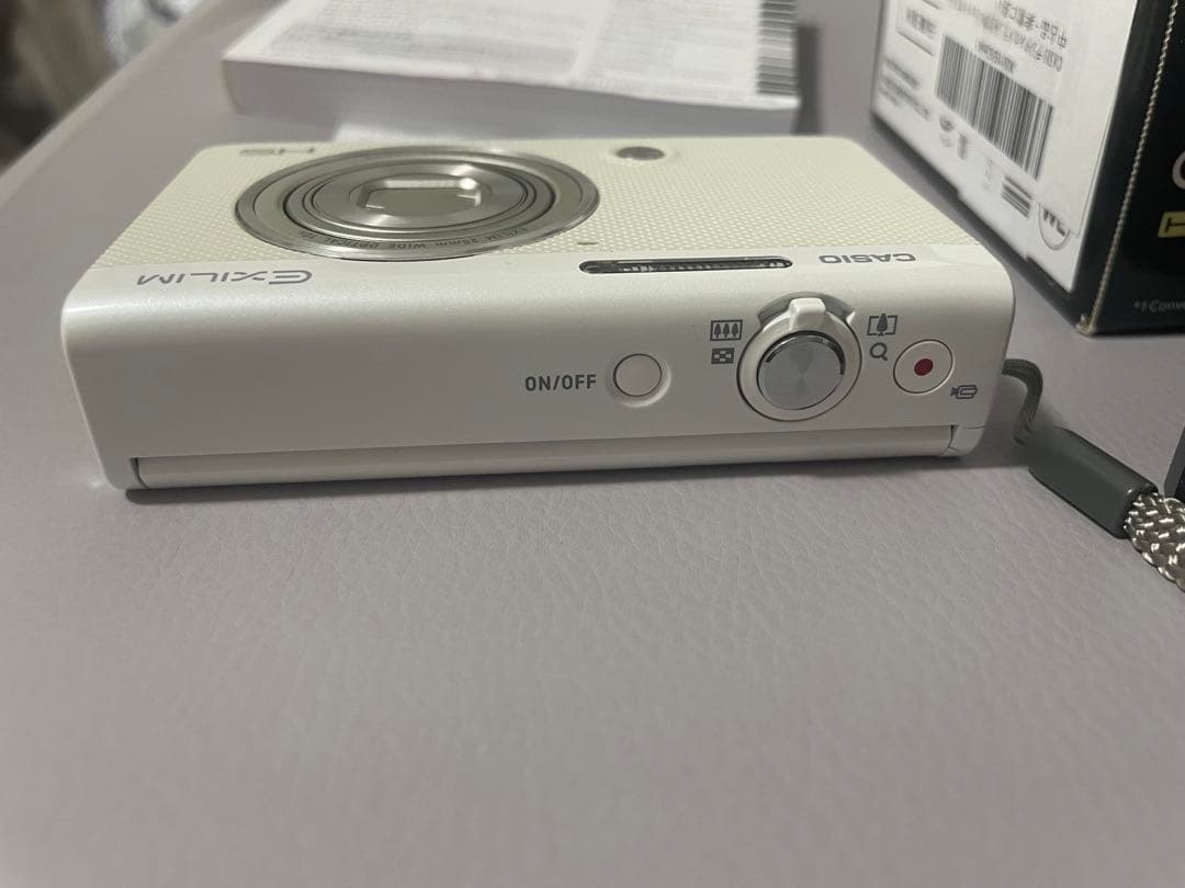 CASIO　EXILIM EX-ZR50WE