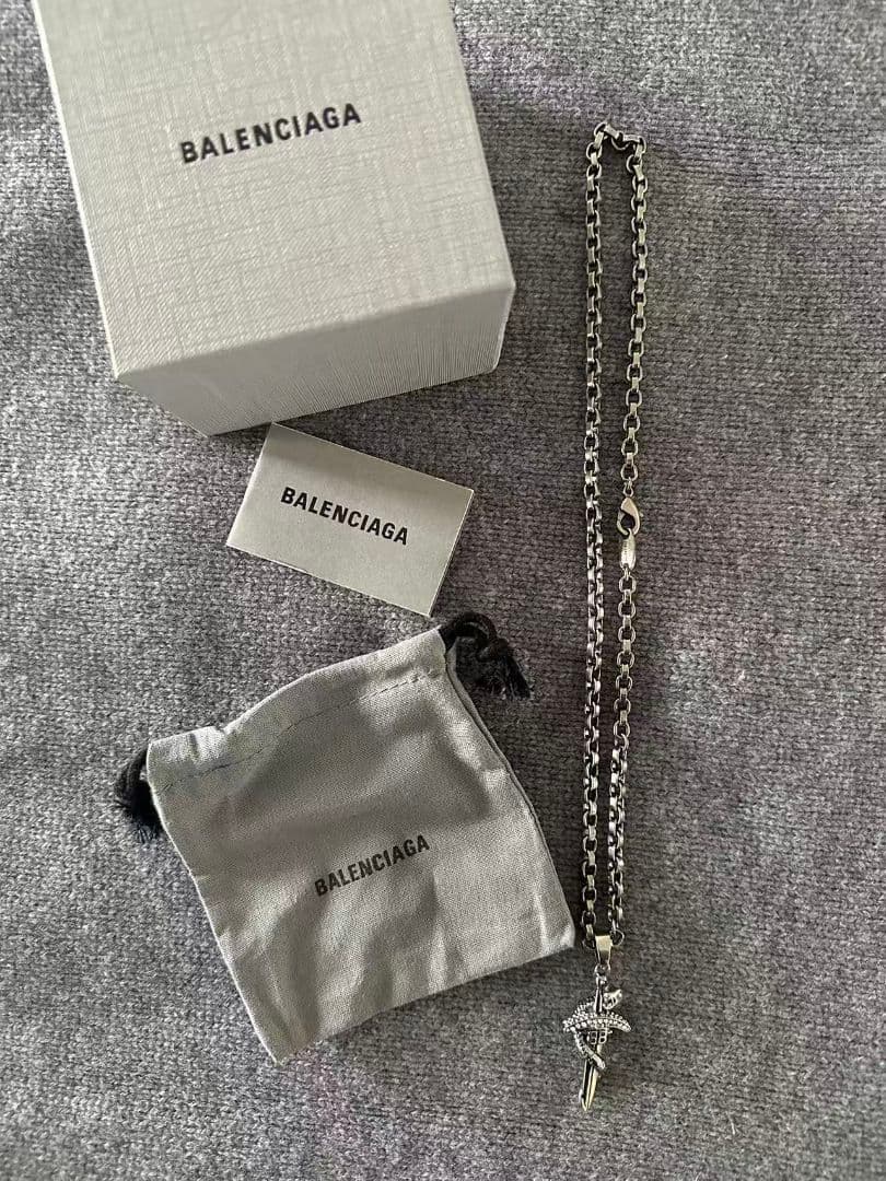 BALENCIAGA 新品同様 剣と蛇のネックレス